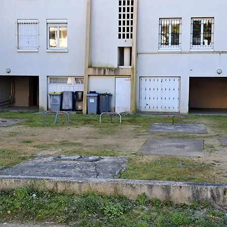 Apartment Familial En Bord De Avec Balcon Et Parking A Jean De Monts - Fr-1-323-505 *